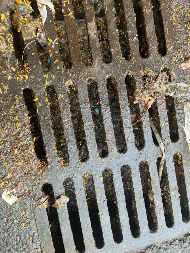 设地锁一车主占用公共停车位麻将胡了潮汕一地公共道路私(图8) 设地锁一车主占用公共停车位麻将胡了潮汕一地公共道路私(图8)