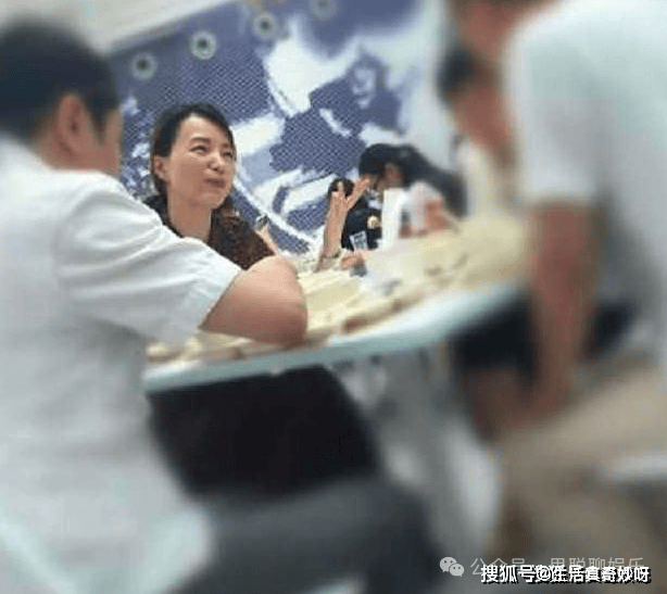 主持人的饭菜网友们大呼：长见识了麻将胡了央视内部食堂罕见曝光看了(图6)