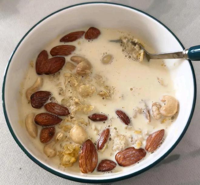 单人间早餐吃麦片牛奶坚果煮鸡蛋有电视麻将胡了电子游戏尹锡悦入住10平米(图5) 单人间早餐吃麦片牛奶坚果煮鸡蛋有电视麻将胡了电子游戏尹锡悦入住10平米(图5)