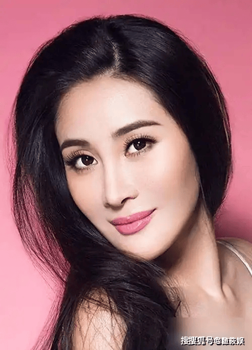 ！王澜霏这身材谁能顶得住嘛！麻将胡了app顶不住啊顶不住(图2)