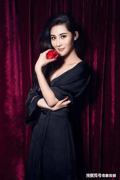 !王澜霏这身材谁能顶得住嘛!麻将胡了app顶不住啊顶不住(图4) !王澜霏这身材谁能顶得住嘛!麻将胡了app顶不住啊顶不住(图4)